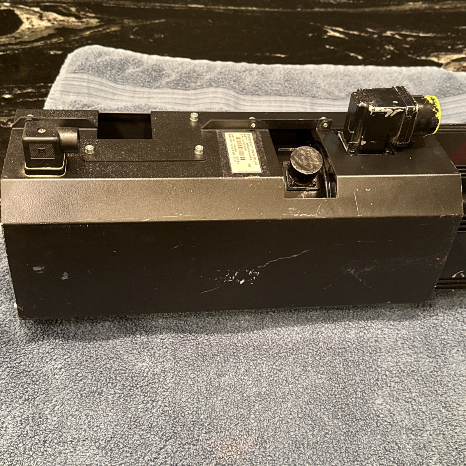 Indramat MAC090C-2-KD-4-C/110-A-1/DI520LV/S001 Servo Motor W/ Fan LEM-AB090X241