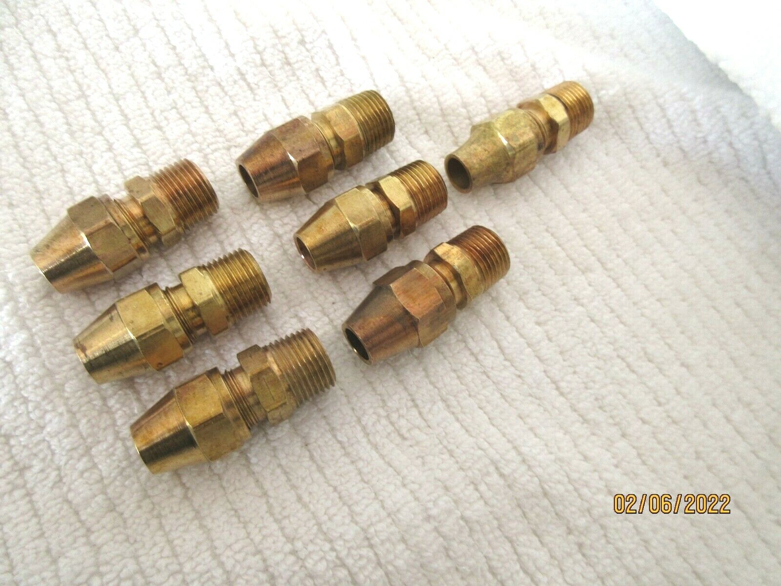 3/8 x 3/8 Male Thread #48 Straight Flare Fitting .w/ Flare Nuts (7 pcs Pack)