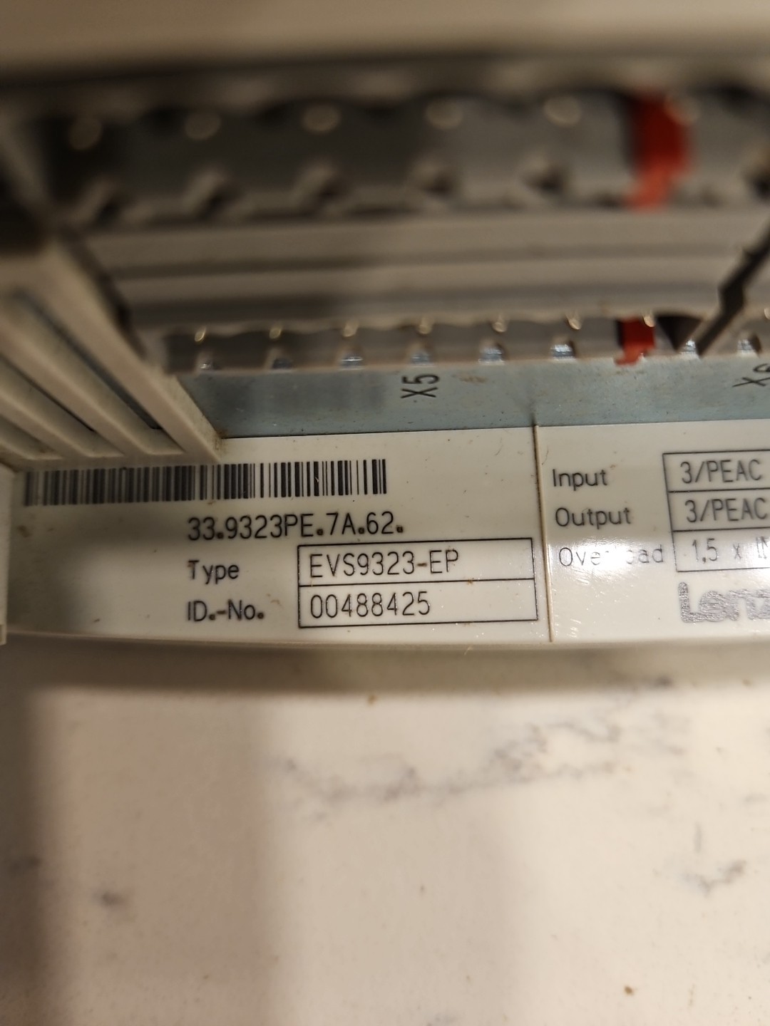 Lenze EVS9323-EP Servo Drive w/brake EMB9352-E and Fieldbus EMF2175 B