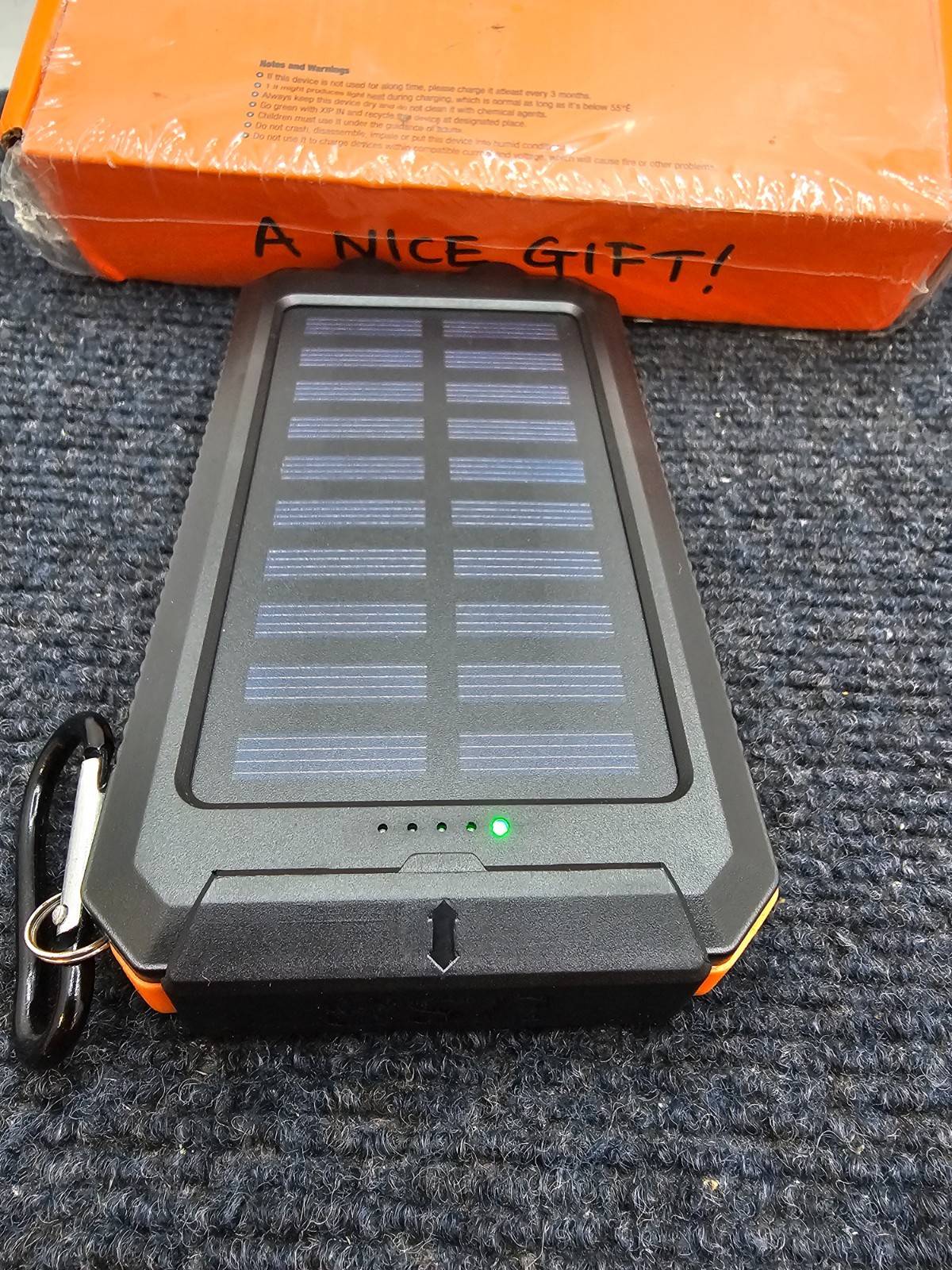 YM-105S Solar Mobile Power Bank 10000MAh 5V 1A-2A