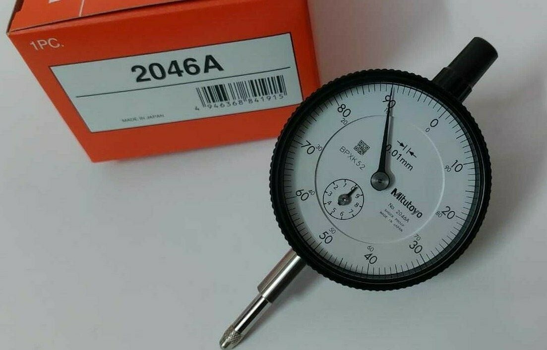 MITUTOYO MAGNETIC BASE 7011 S -10 WITH MITUTOYO JAPAN DIAL INDICATOR 2046A