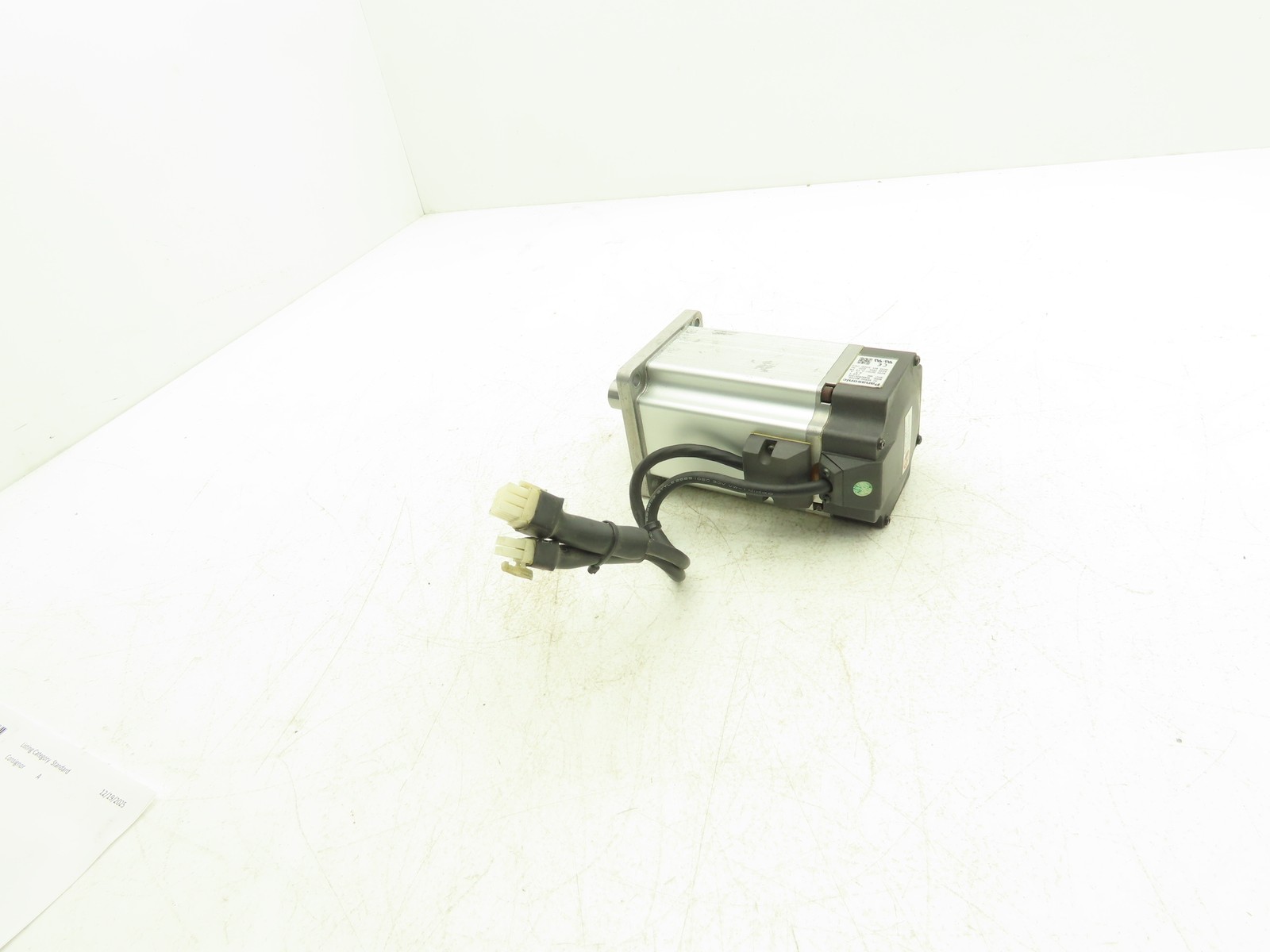 Panasonic MUMS082A1A0S Servo Motor 126V 4.3A 0.75kW 3Ph 3000RPM 200Hz 19mm Shaft