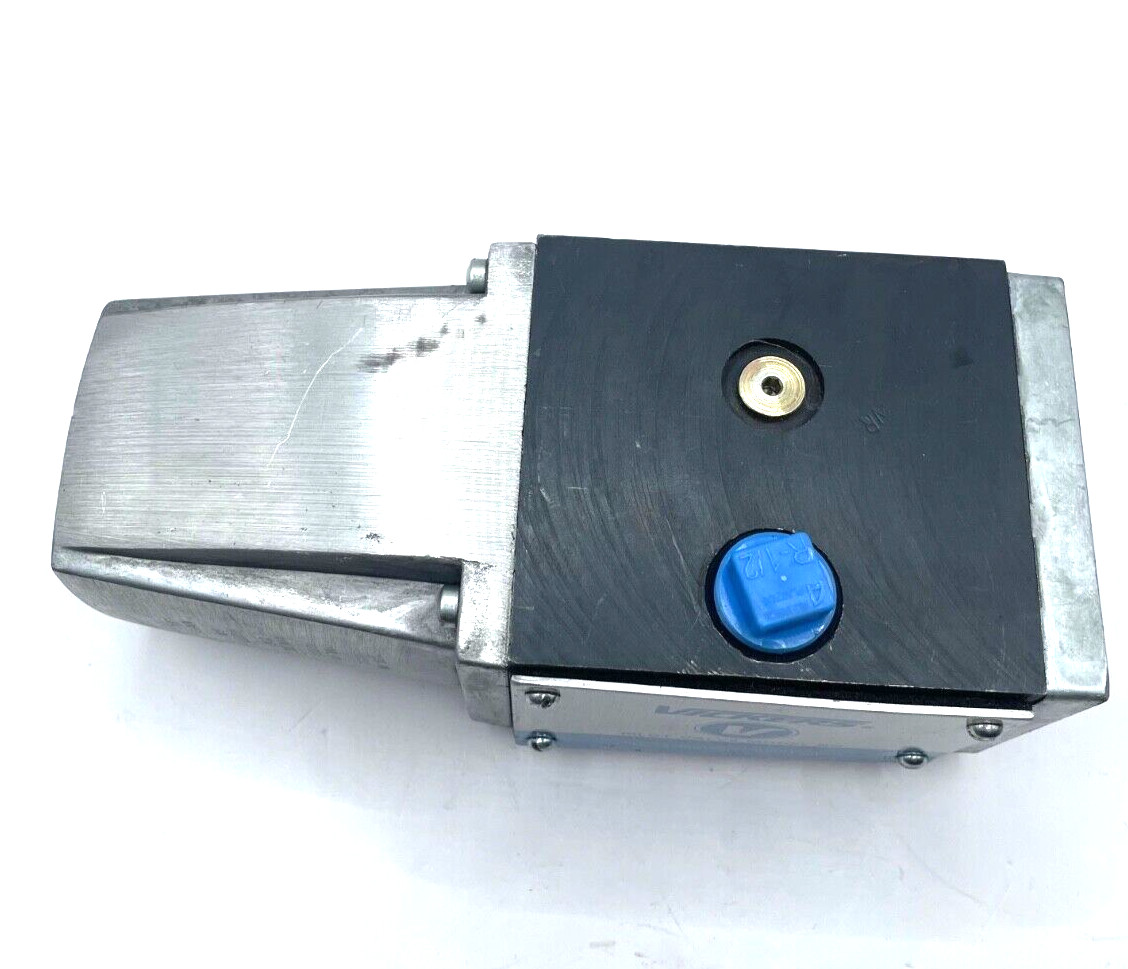Eaton Vickers DG4S2-012A-50 297240 Directional Control Valve 115V .61A NSNP