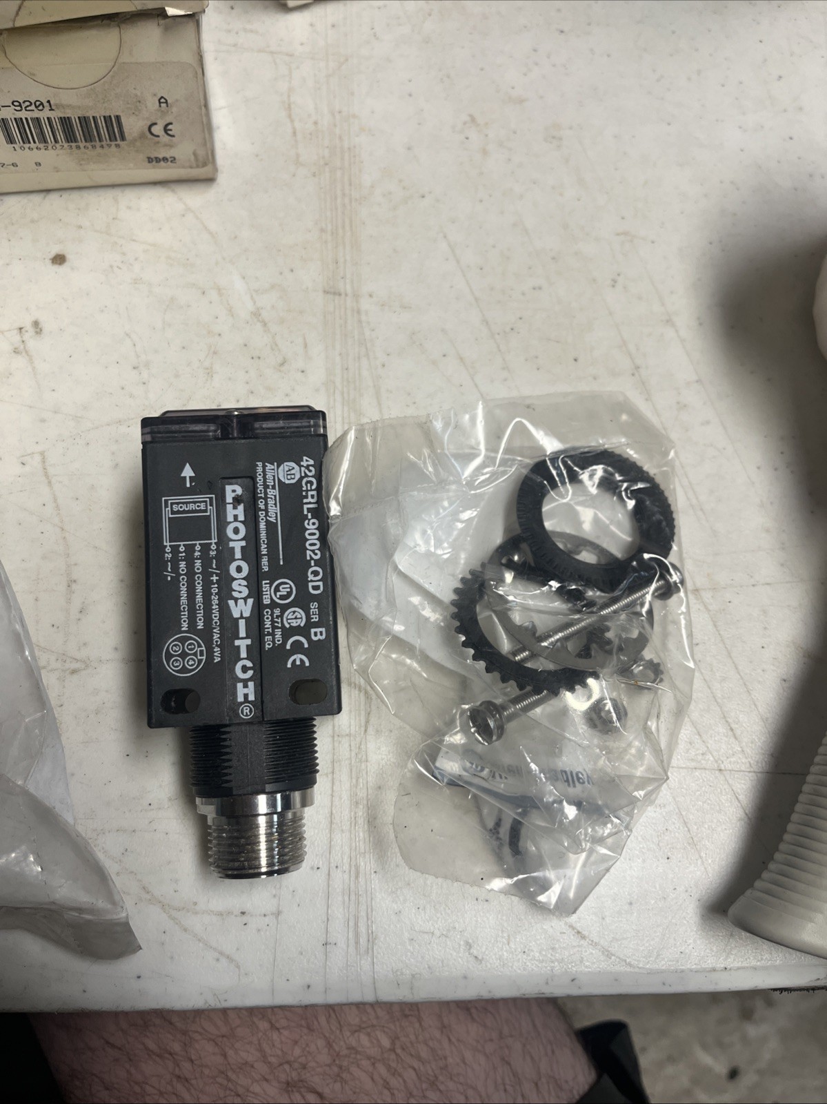 Allen-Bradley Rockwell Automation 42-GRL-9002-QD Photoswitch Trans Beam