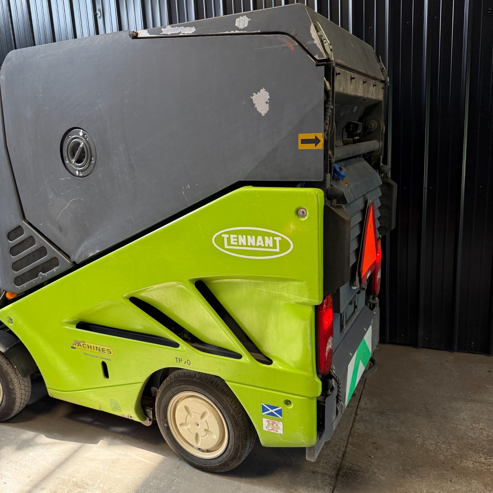 Tennant Green Machines 636 TP90 Diesel Street Sweeper 3321 Hrs Kubota 4WD Cab