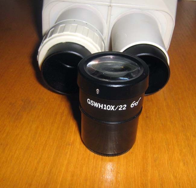OLYPUS SZ3060 Microscope SZ30 Stereo Zoom Binocular /Base light source & Eyepiec