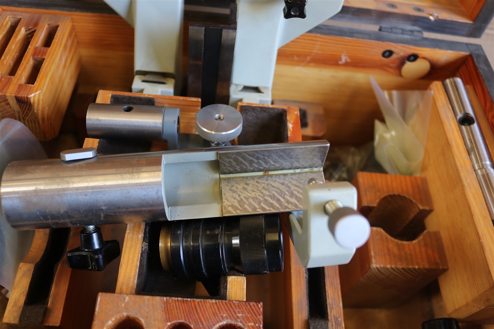 Carl Zeiss Jena comparator Or Microscope Acessory Kit ? – – – E2999