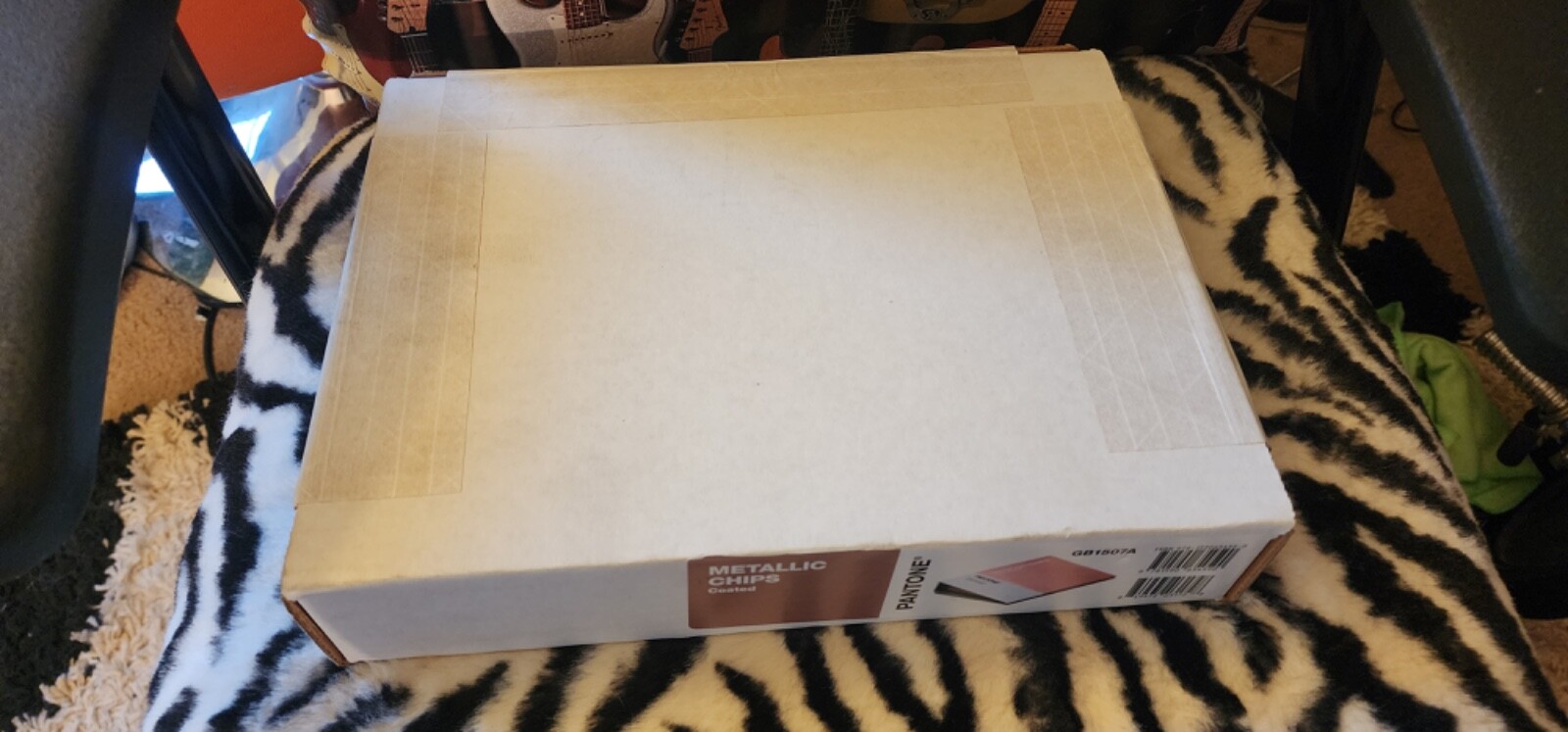 New Unopened Box Pantone GB1507A Metallics Coated-Chip Book,