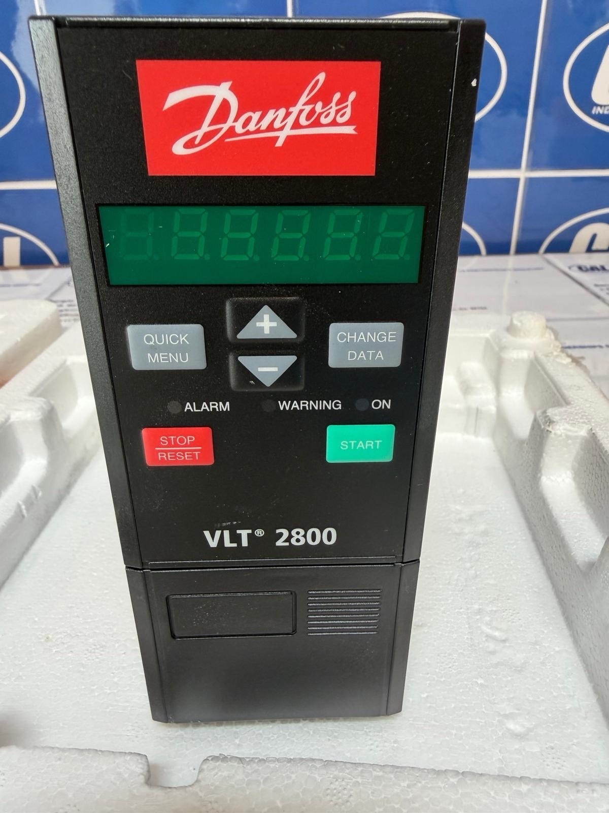 DANFOSS VLT2807PT4B20SBR1DBF00A00C1 FREQUENCY CONVERTER NSFS