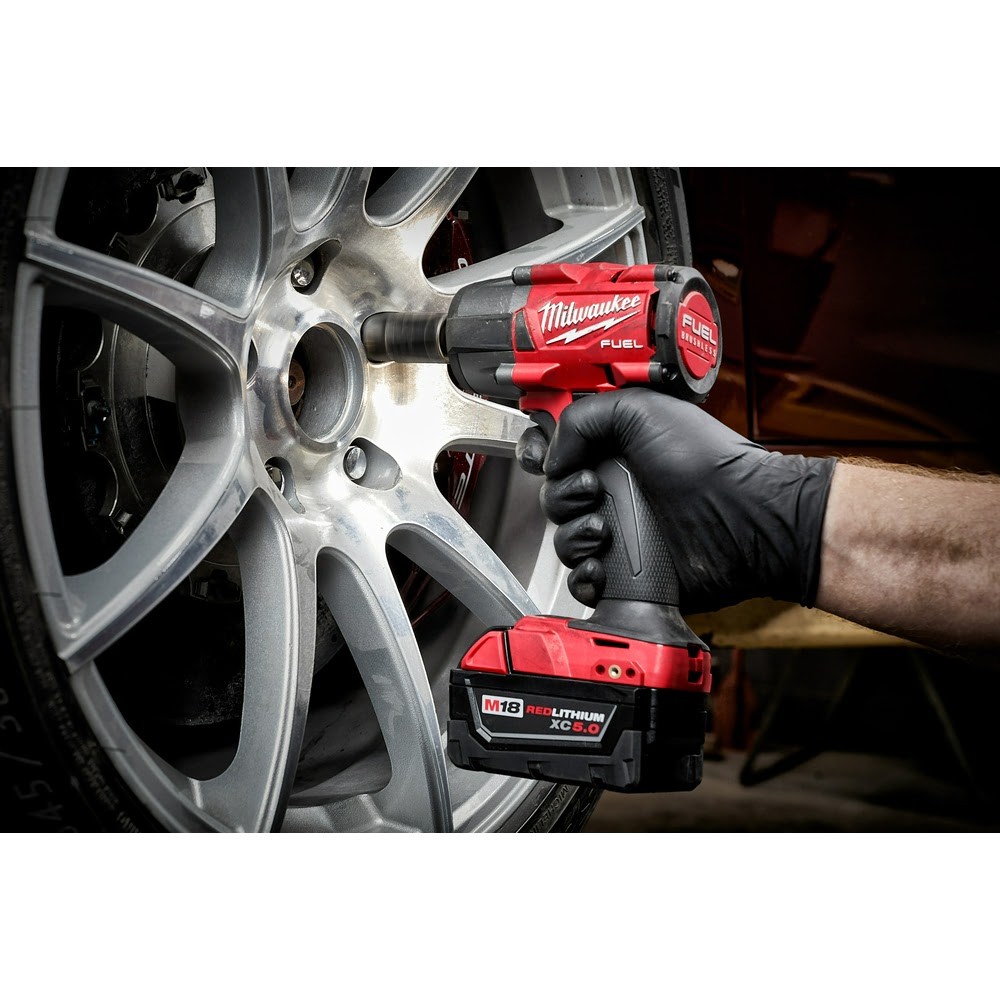 Milwaukee 2962-20 M18 1/2″ Mid-Torque Impact Wrench w/ Friction Ring Bare Tool