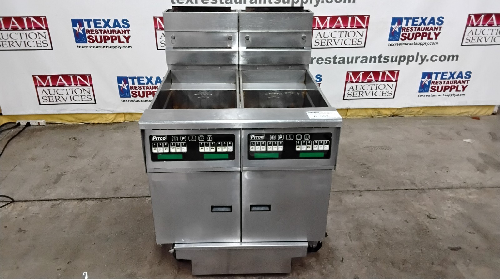 Pitco SSH55 50 Lbs Gas Digital Double Deep Fryer w/ Filtration System