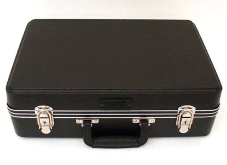 1705 – PLATT LUGGAGE – LIGHT DUTY ABS CASE – Interior Dimensions (L x W x D): 17