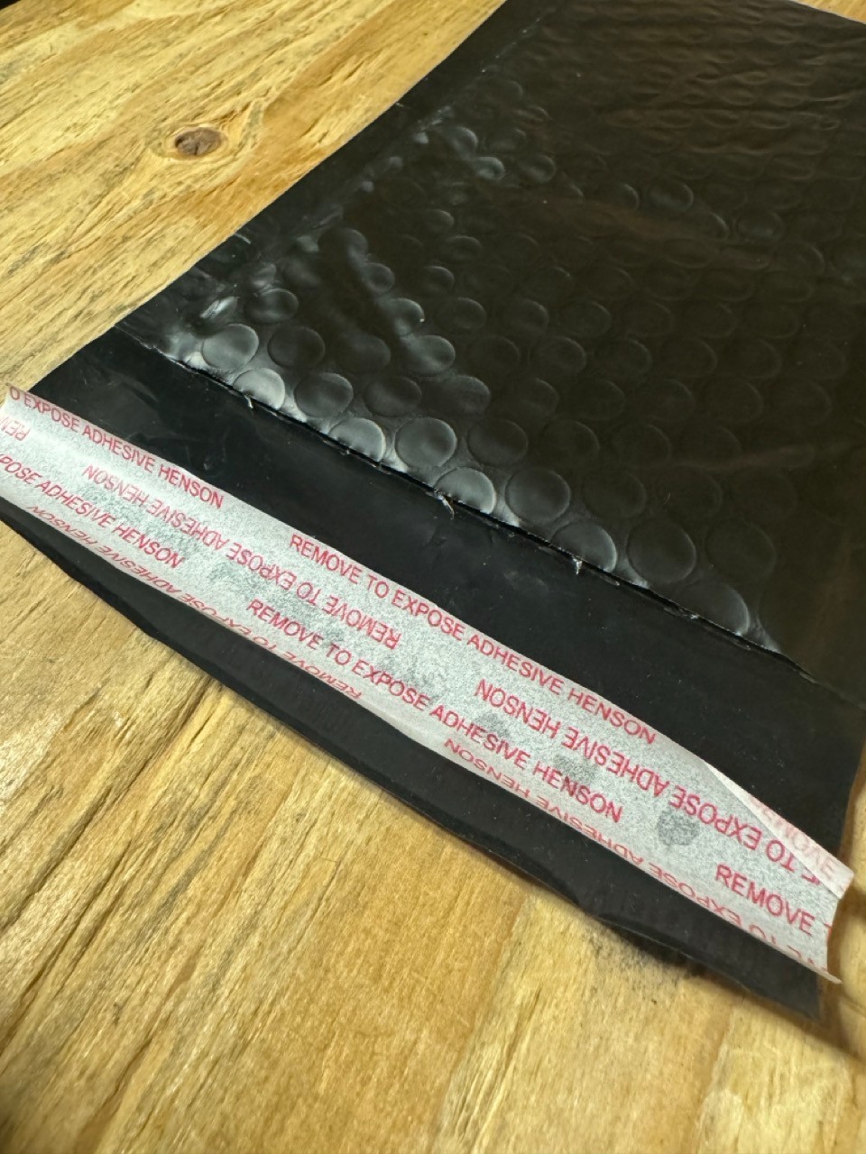 Black 4×8 Poly Bubble Mailers Padded Envelopes Mailing Bags Packing Self Seal .