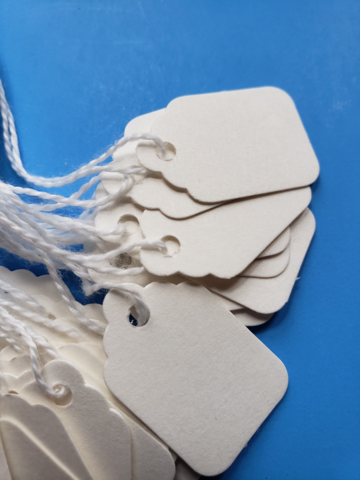 100 pcs White Paper Price Tags, Jewelry Price Tags with String attached