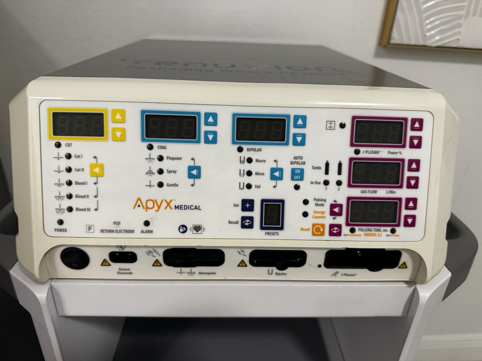 Renuvion APYX-RS3 Plasma System Generator Cart Mounted Skin Tightening
