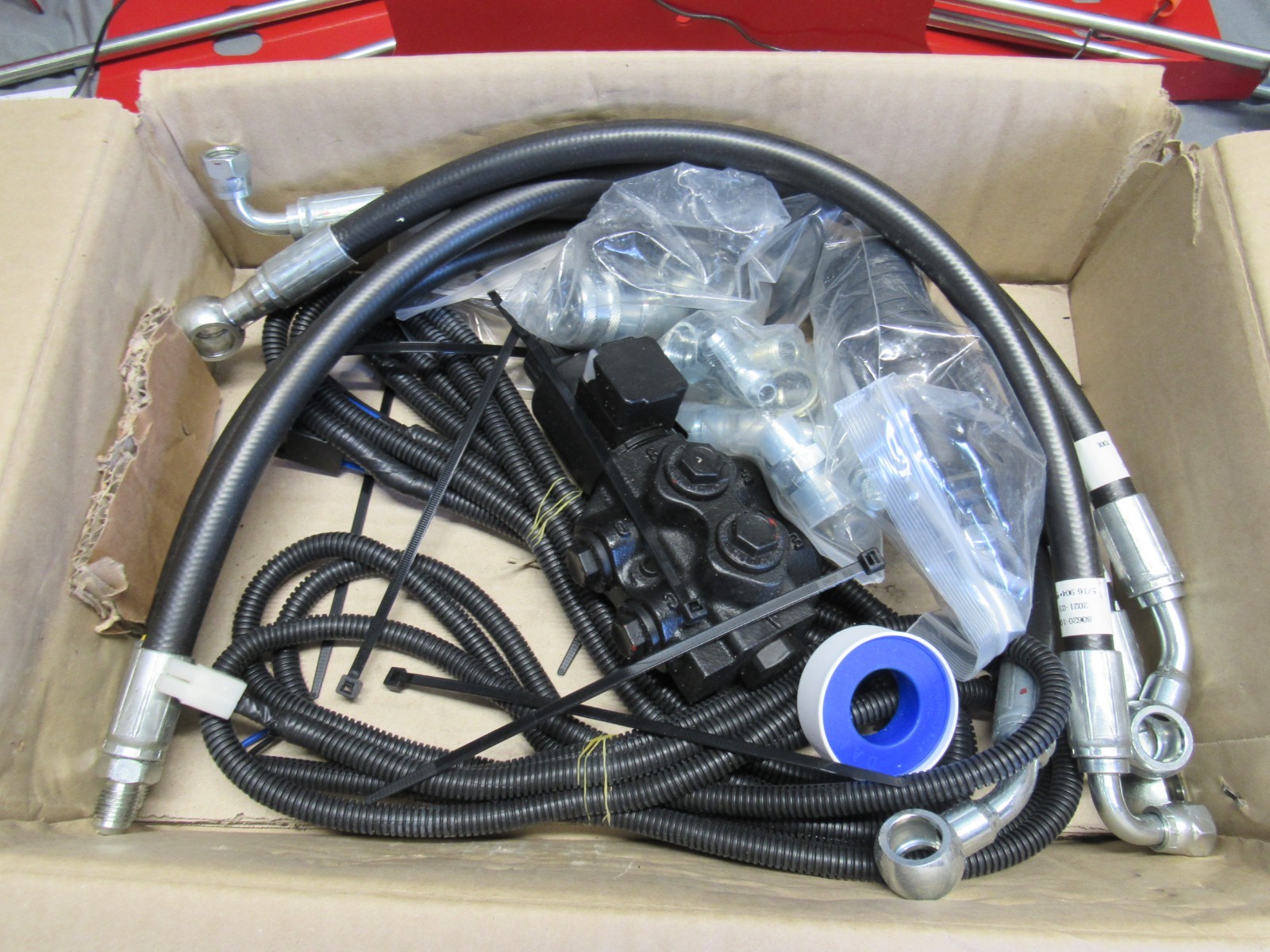 Massey Ferguson FLX2407 Loader Third Function Kit