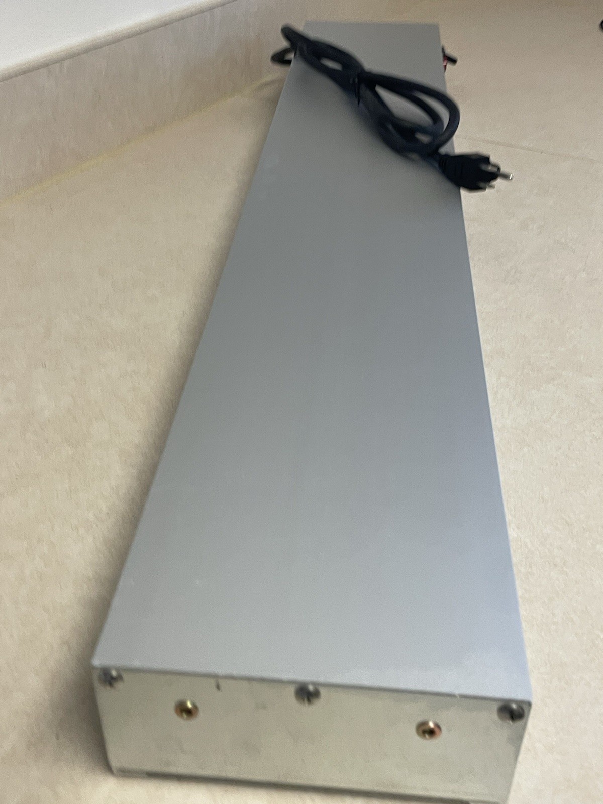 Winco ESH-36, 36-Inch Electric Strip Heater, 850W, 7A, Commercial Grade Infrared