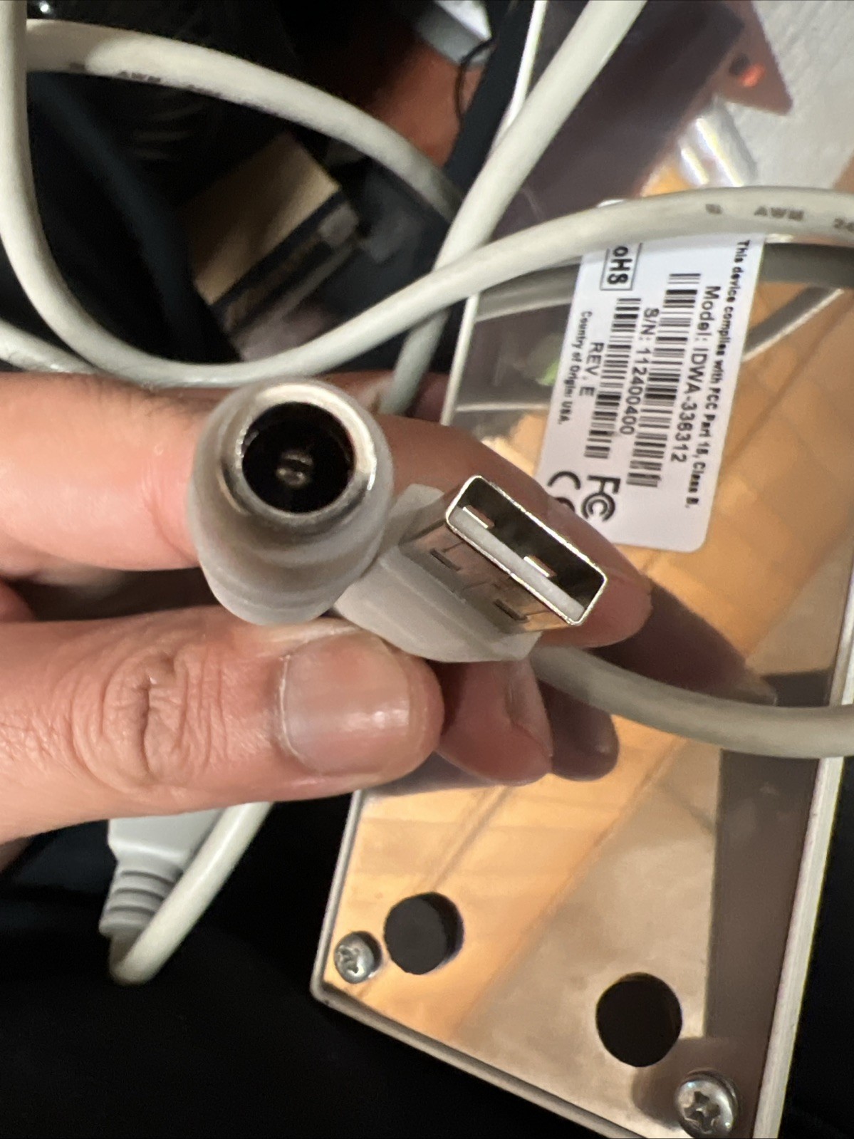 ID TECH IDWA-336312 Card Reader