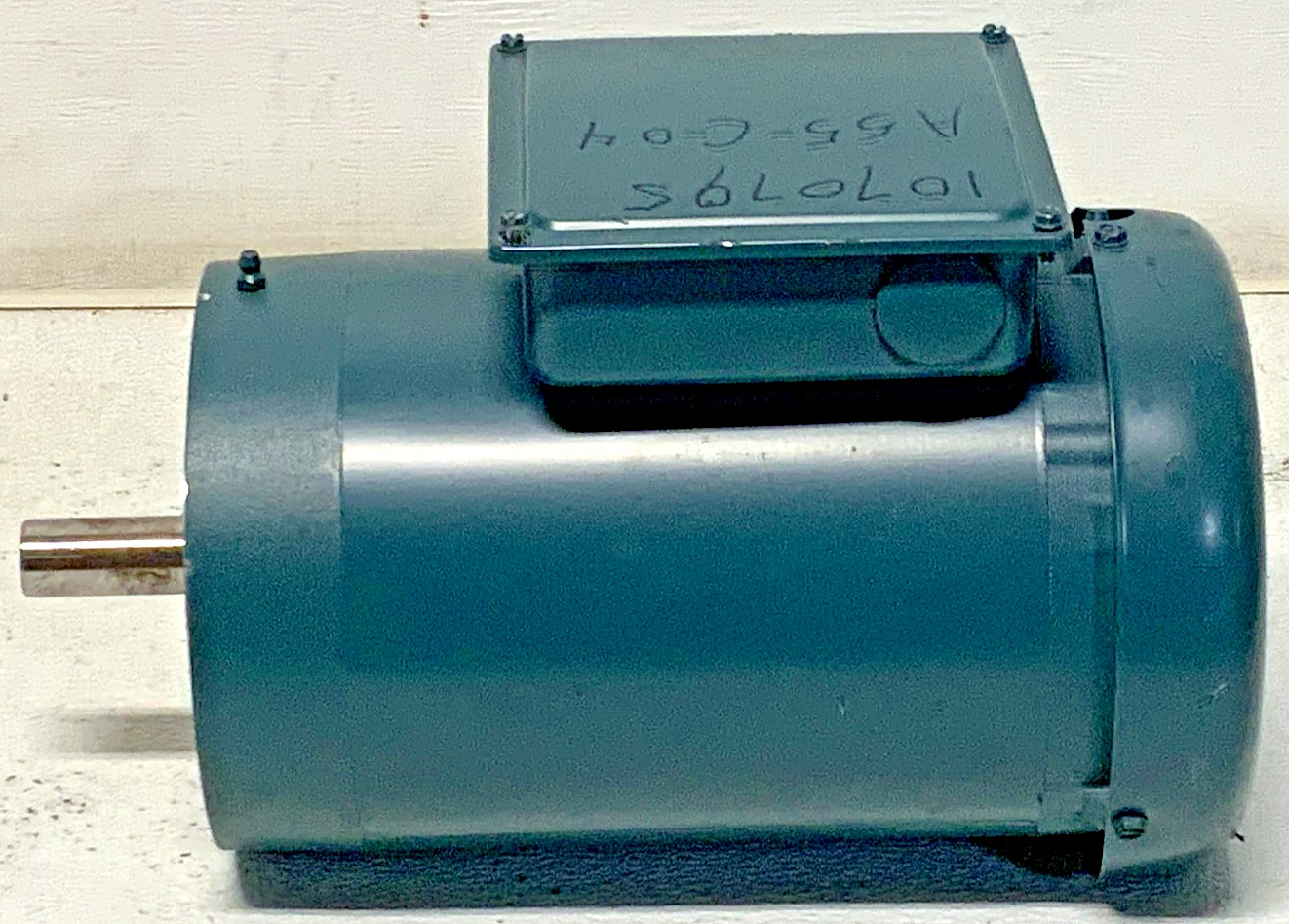 Baldor Reliance VEUHM3546T Super-E Electric Motor 1HP 230/460V 3PH 143T 1770RPM