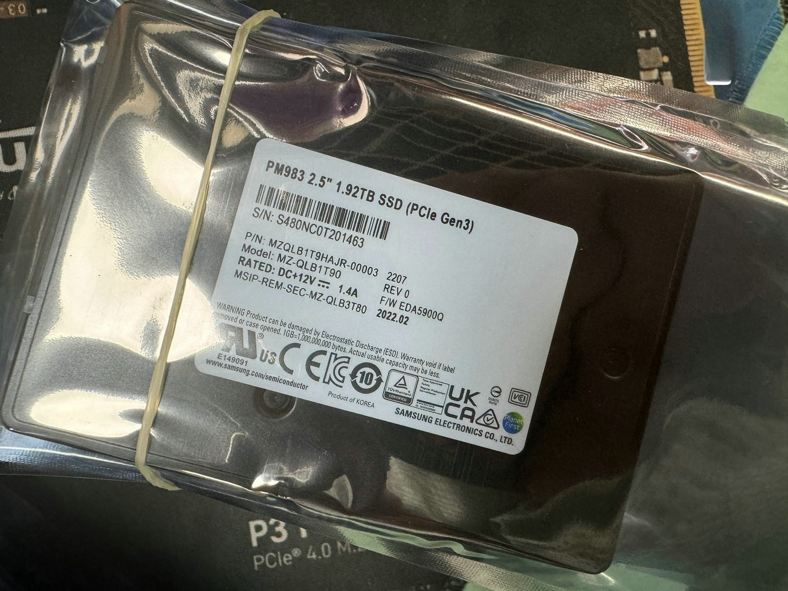 Samsung PM983 1.92T U.2 PCIE NVME SSD Solid State Drive Enterprise Server