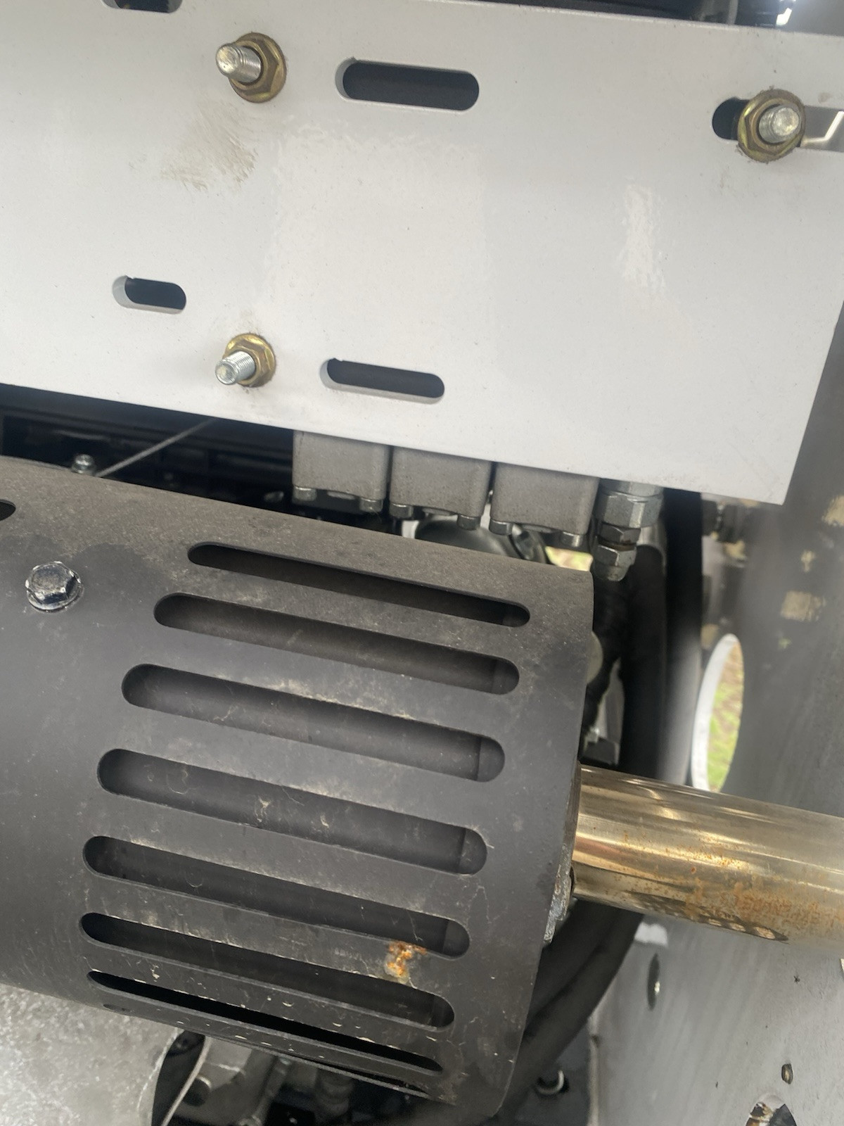 China Chinese Walk Behind Skidsteer Triple Valve