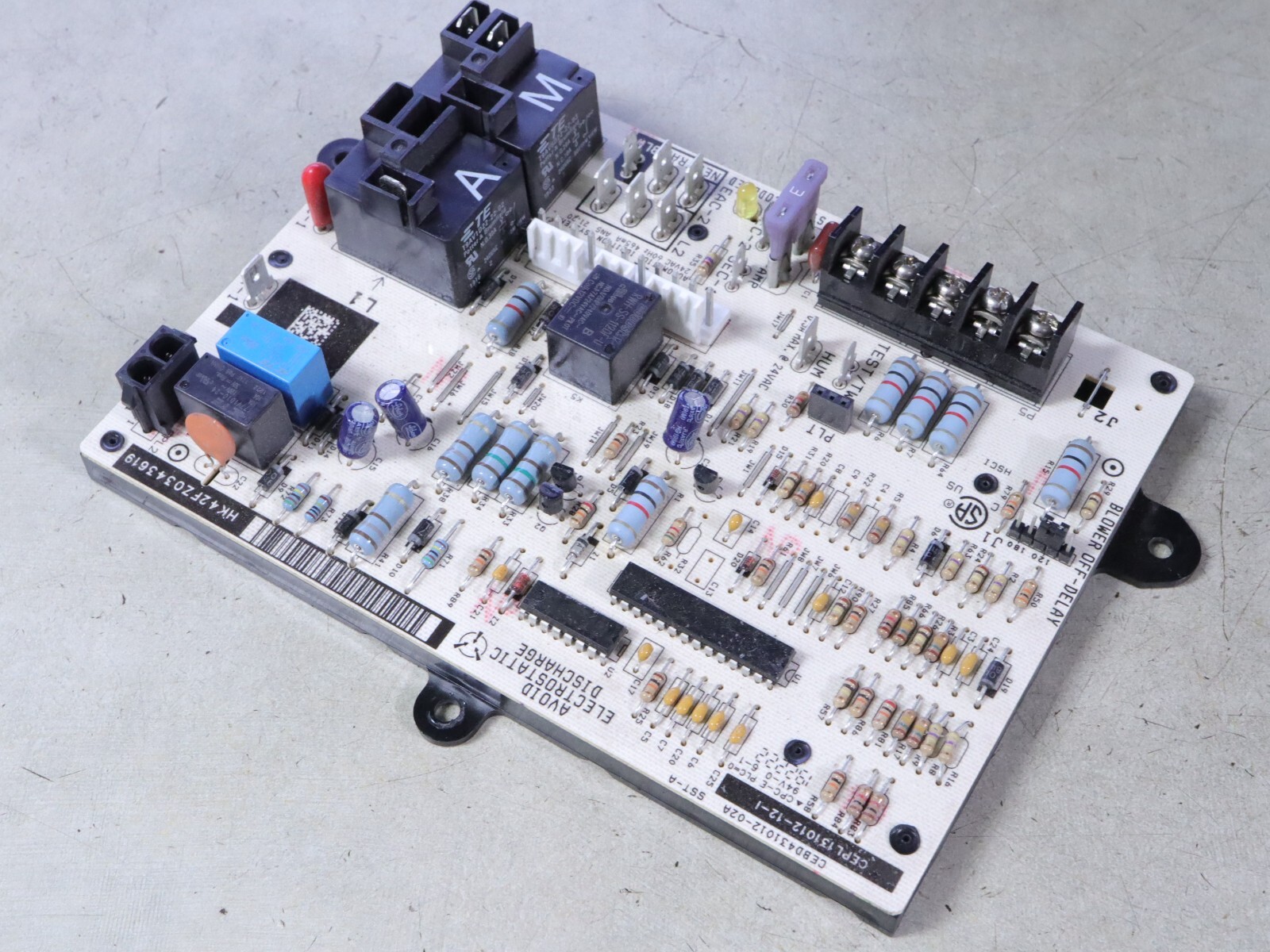 Carrier HK42FZ034 Furnace Control Circuit Board CEPL131012-01