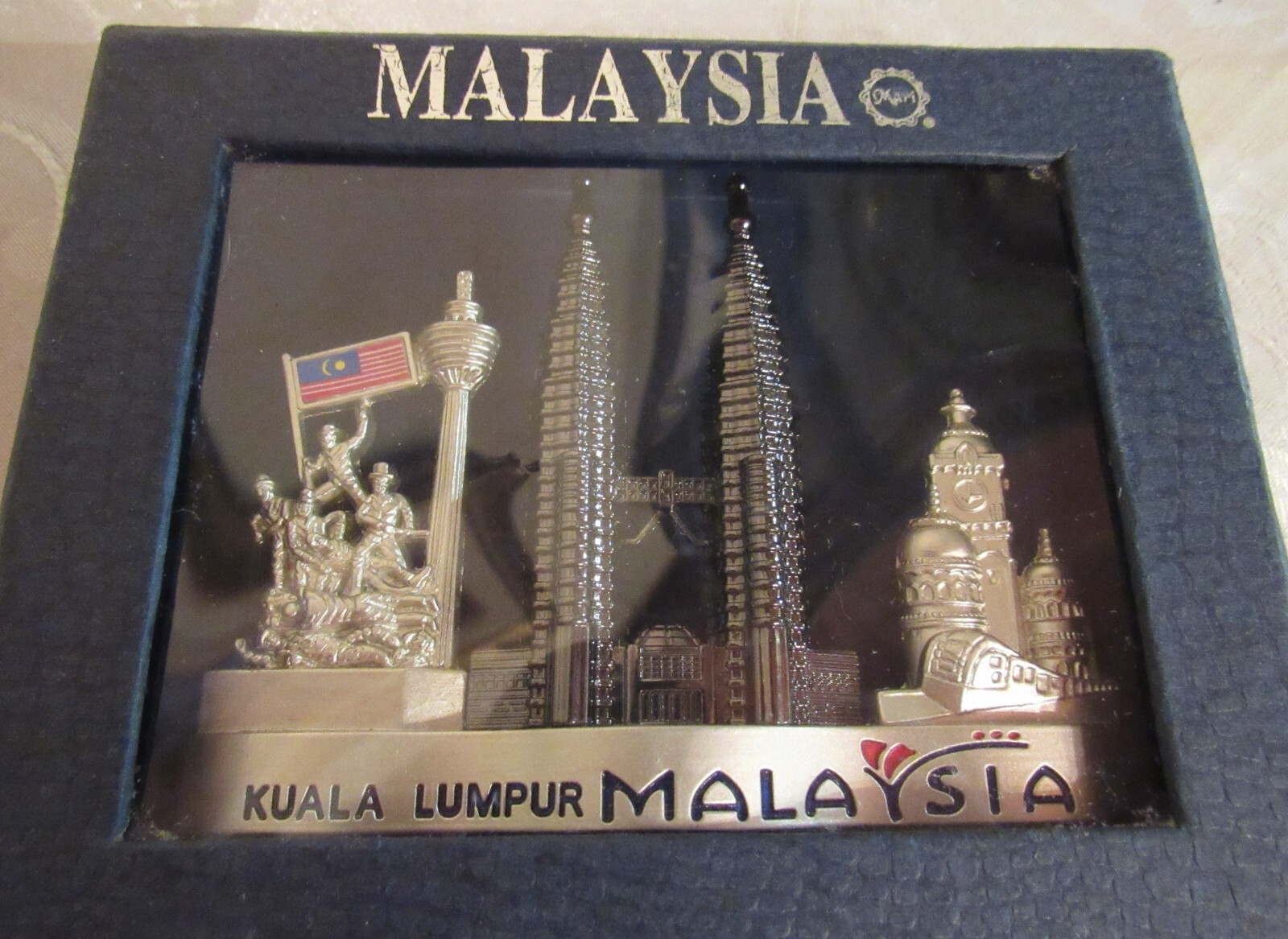 Kuala Lumpur Malaysia Business Card Holder * Pertronas Twin Towers * Silver Tone