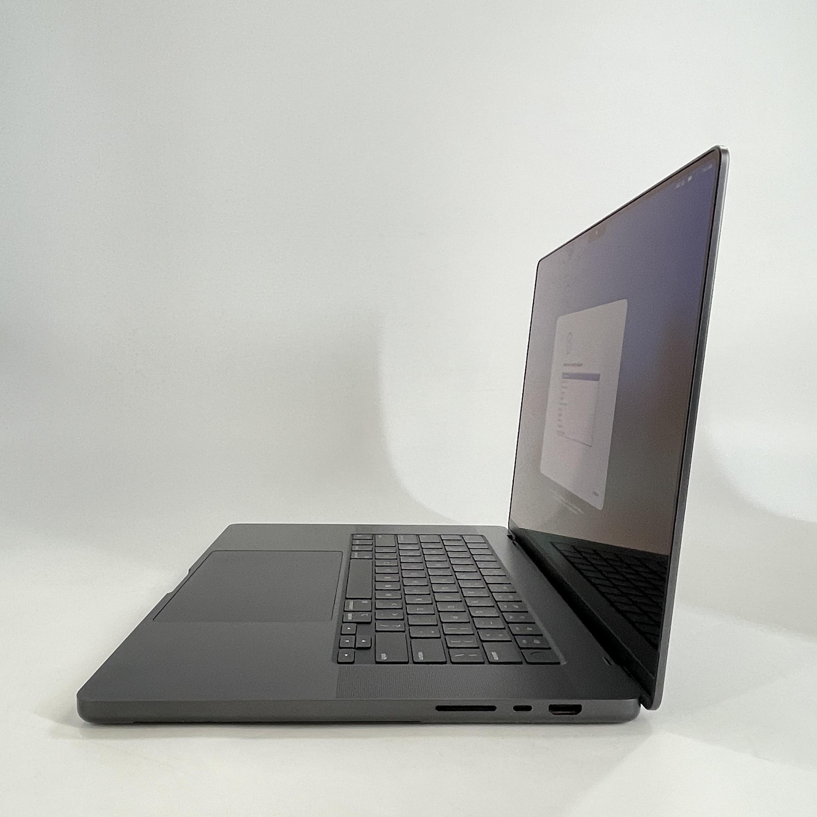 MacBook Pro 16 Black 2024 M4 Pro 14-Core CPU 20-Core GPU 24GB 512GB Dark Spot