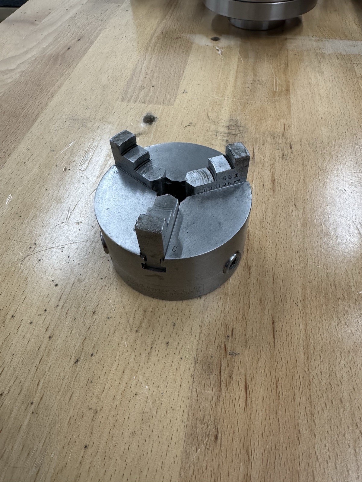 E. Horton & Son Co. 601 3-Jaw Manual Lathe Chuck Plain Back Mount