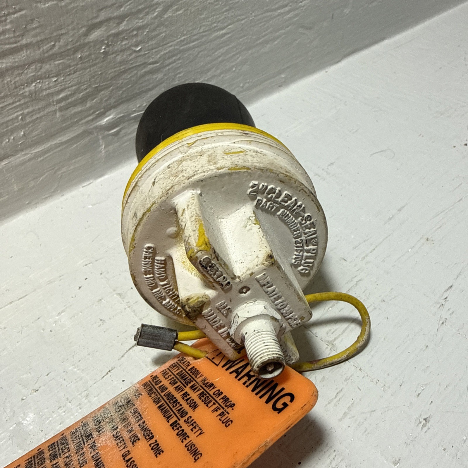 Cherne 2″ Clean-Seal Plug 271-705 2 Inch 271705 35 PSI Screw On Hand Tighten 2in