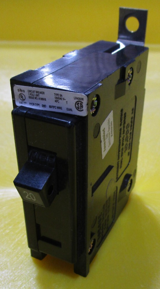 Cutler-Hammer BAB1020 20 amp 1-Pole Bolt on 120/240 VAC Circuit Breaker