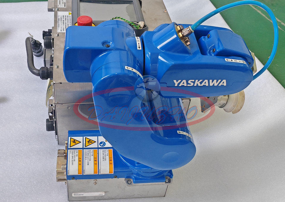 USED YASKAWA MOTOMINI ROBOT 0.5KG(YRC1000MICRO CONTROLLER JZRCR-APP01-1 PENDANT)
