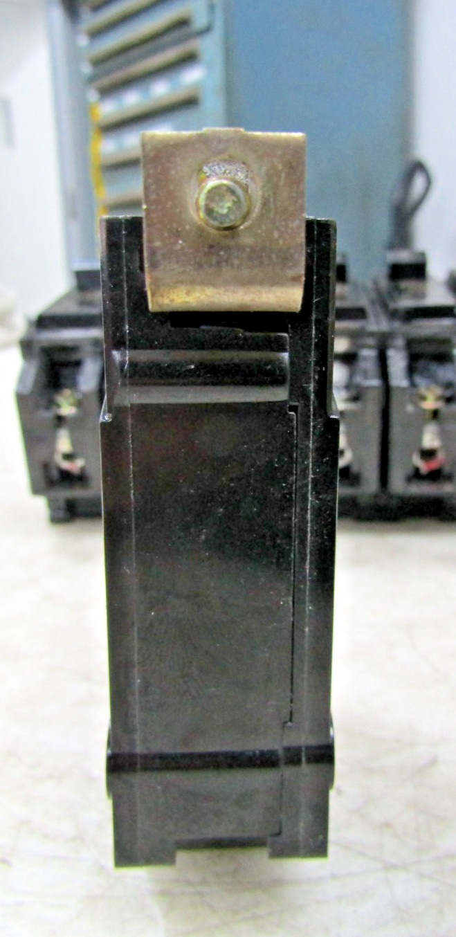 🙌10) GE 20 AMP BOLT ON CIRCUIT BREAKER 1 POLE 120/240 VAC THQB1120 LOT OF 10