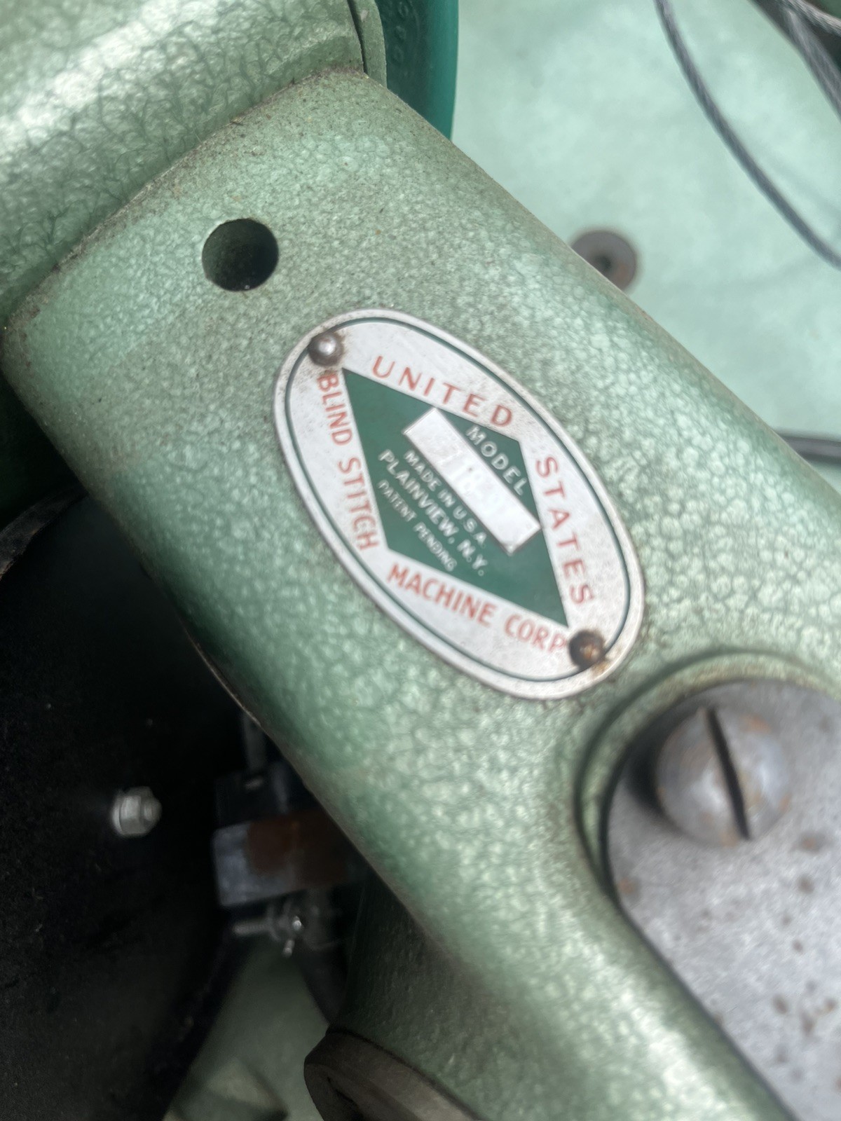 VERY NICE CONDITION – US United States Blind Stitch Sewing Machine Model 718-9