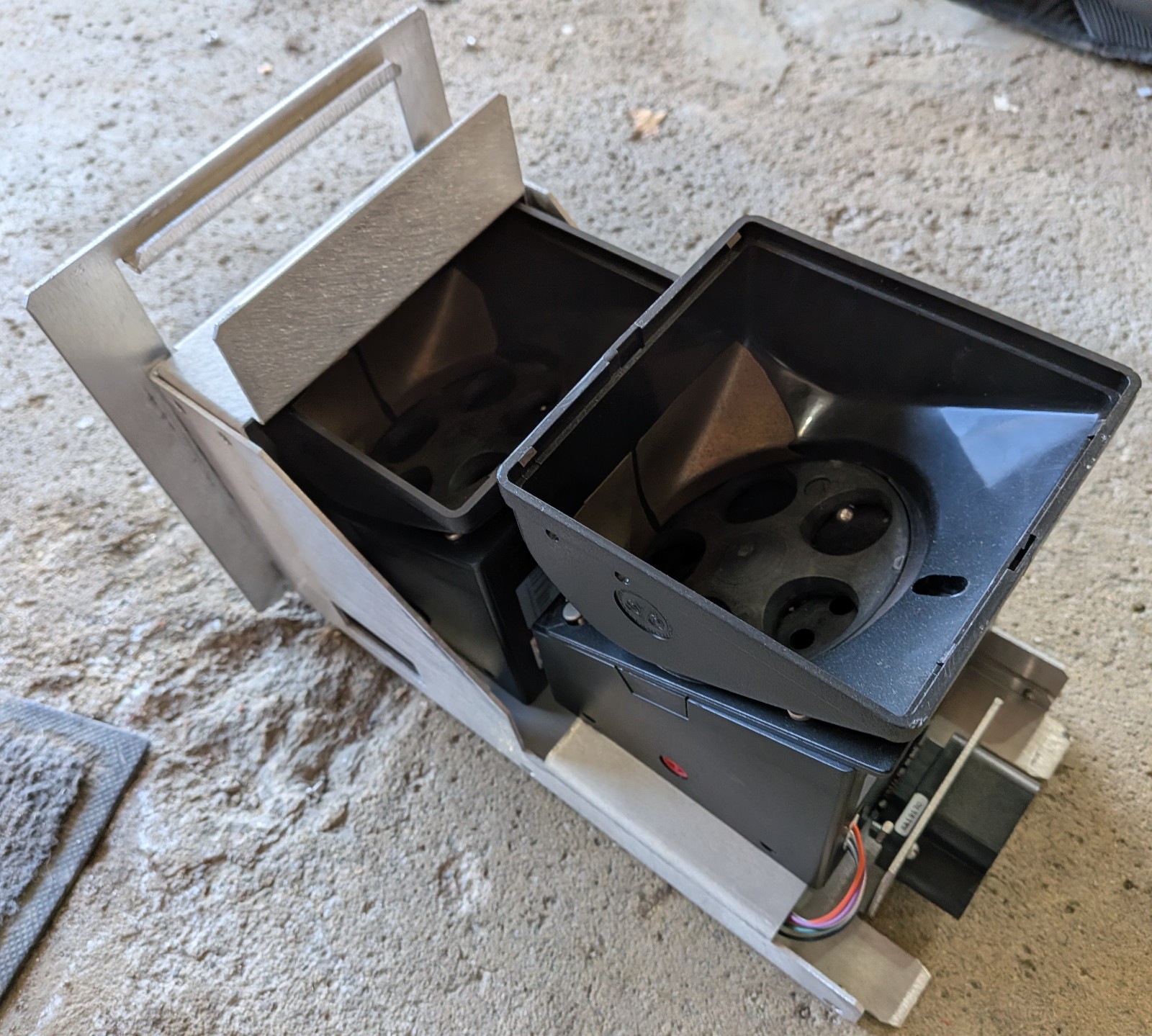 Cube Hopper MKII Model No. 10-1700-41NP With Wire Harness (From Portal TI+)