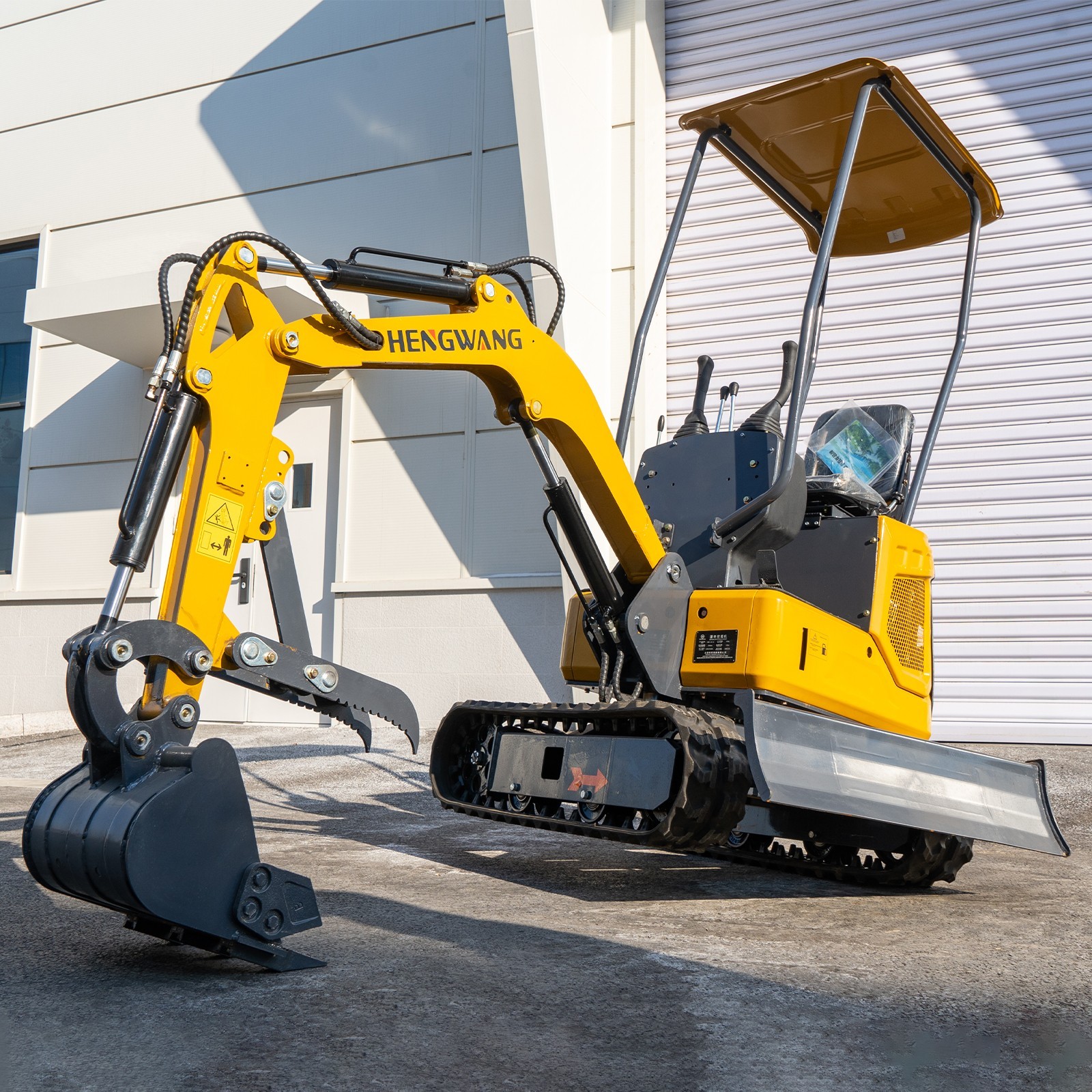 Mini Excavator With Chassis Extension And Boom Swing 15HP Free Shipping
